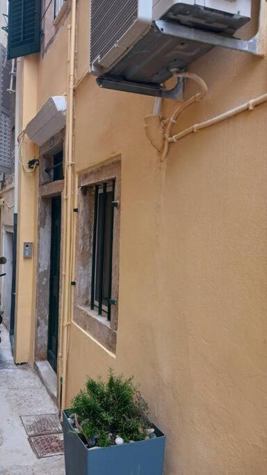 Old Town Corfu Romantic Studio Manto Nymfes Apartamento Exterior foto