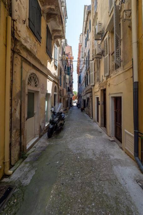 Old Town Corfu Romantic Studio Manto Nymfes Apartamento Exterior foto